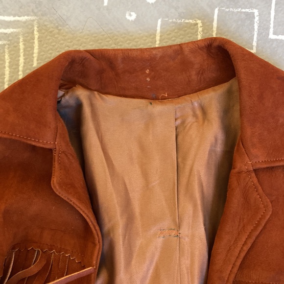 Vintage Caramel Suede Leather Fringe Western Jacket with Snap Closure - Picture 12 of 13